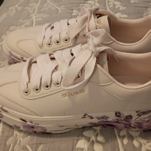 Skechers Women's White Sneakers With Purple Flowers - Picture 2 of 3